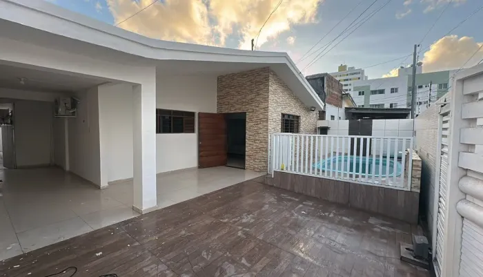 Casa com 3 dormitórios para alugar, 160 m² por R$ 5.000/mês - Bancários - João Pessoa/PB