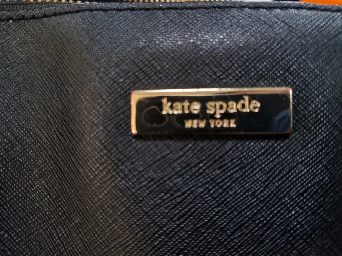 Kate Spade Laurel Way Leighann preta feita de couro Saffiano