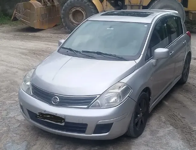 Nissan Tiida SL 1.8/1.8 Flex 16V Aut. 2012