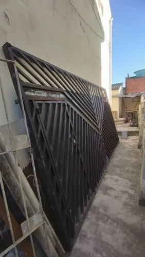 Portão automático basculante ferro