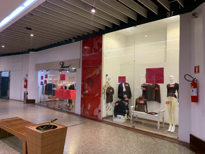 DUAS LOJAS COMERCIAIS INTEGRADAS À VENDA