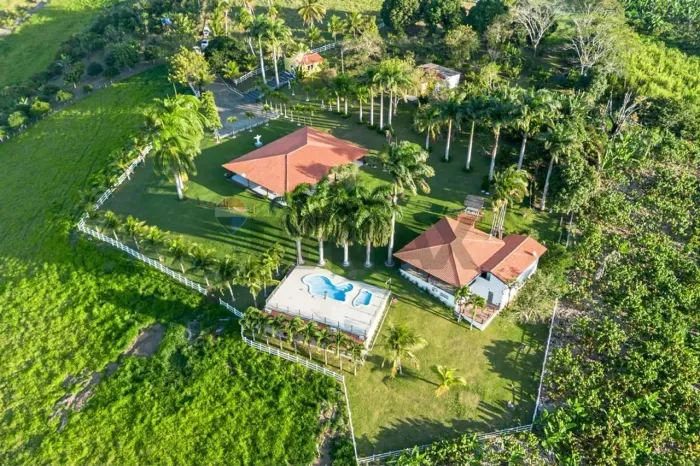Chácara com 56.628m² às margens do Rio da Dona em Varzedo - BA
