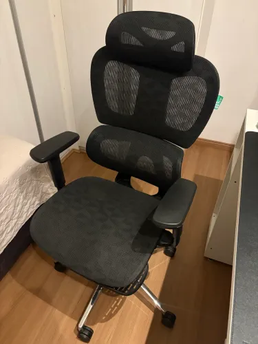 Cadeira ergonômica completa e super confortável