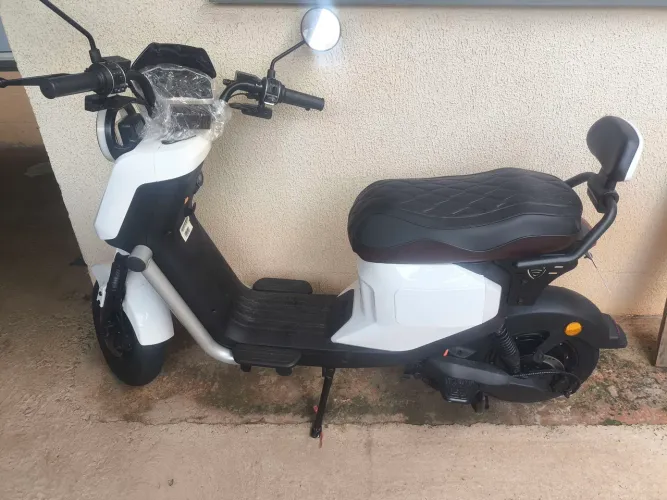 Scooter Elétrica Letto F19 Spectra 1000W Bateria de Lítio