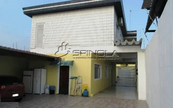 Casa com 3 dormitórios à venda, 190 m² por R$ 850.000 - Vila Tupi - Praia Grande/SP