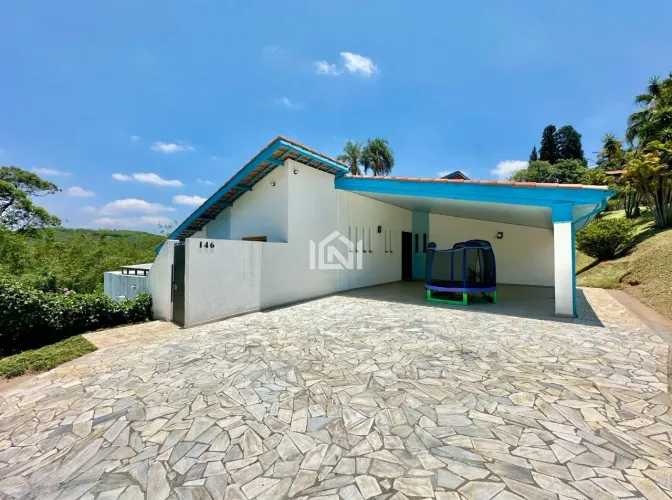 Casa à venda no condomínio Petit Village