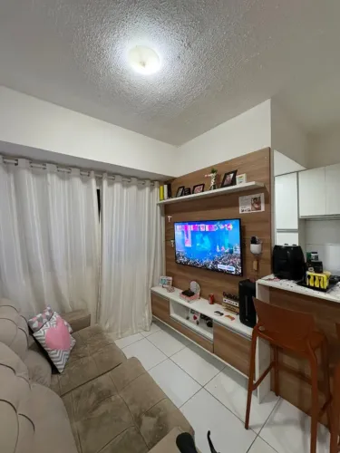 Apartamento 2/4, condominio fechado, semimobiliado, split.