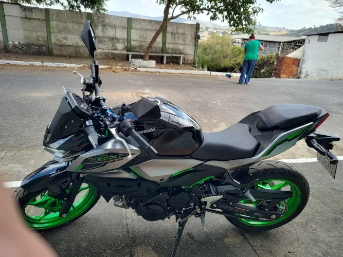 KAWASAKI - Z500 SE - 2025