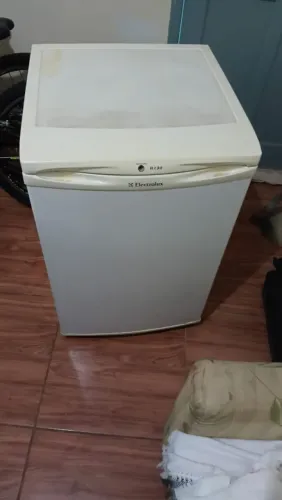 Vendo frigobar Electrolux
