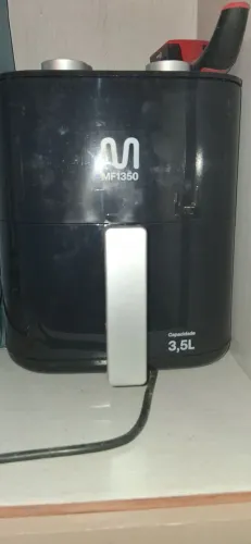 Vendo uma sanduicheira,liquidificador e um airfrair moderna