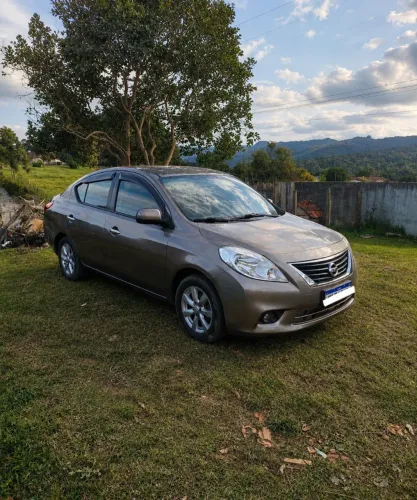 Nissan Versa SL 1.6 16V Flex Fuel 4P Mec. 2013