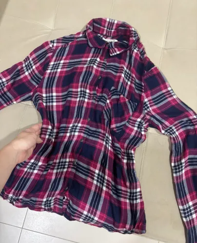 Camiseta xadrez rosa com azul