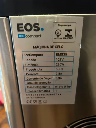 Máquina de Gelo EOS Black 35kg - Semi Nova 
