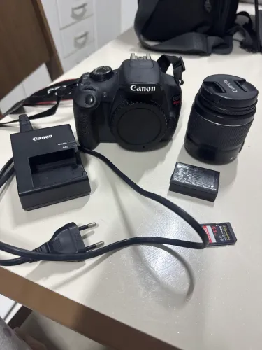 KIT CAMERA DIGITAL CANON EOS REBEL T5
