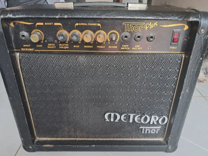 Cubo amplificador Meteoro Thor 80W