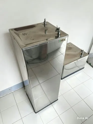 Bebedor/ purificador refrigerado piso de inox duplo.