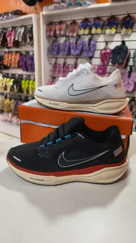 Tênis Nike acadêmia 