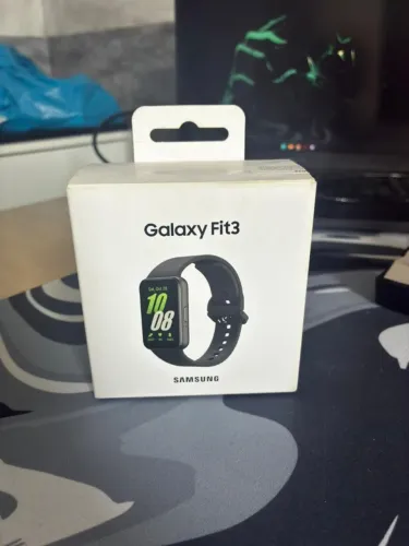 Galaxy fit3 com caixa e cabo carregador