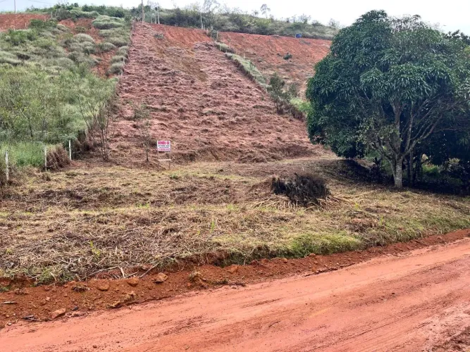 Terreno a 800m do asfalto em Santa Teresa. Ideal para chalés e Airbnb