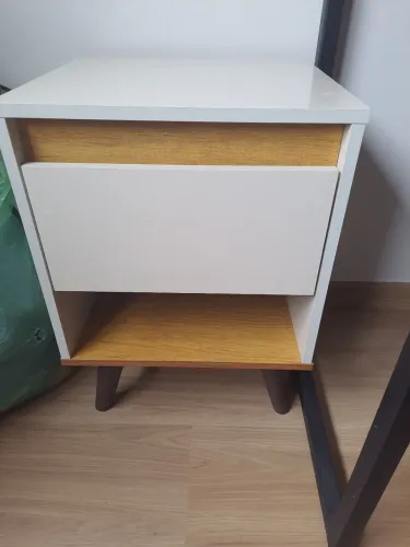 Mesa de cabeceira