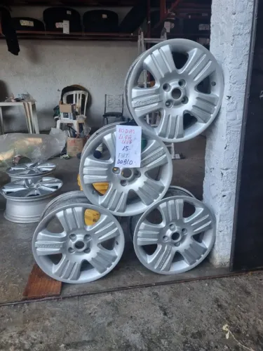 Rodas aro 15 liga leve Doblo Adventure - R$2400