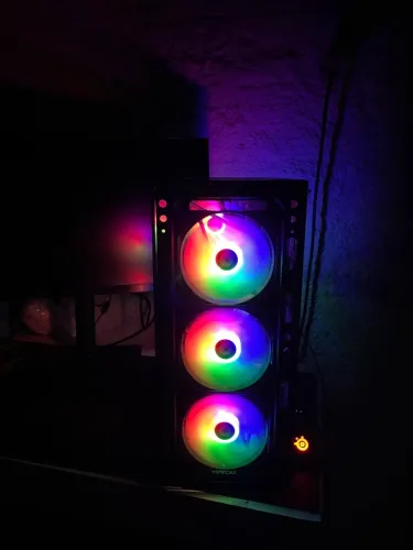 PC Gamer i5-10400F + RX 580 8GB + 16GB RAM (2x8) + SSD 256GB