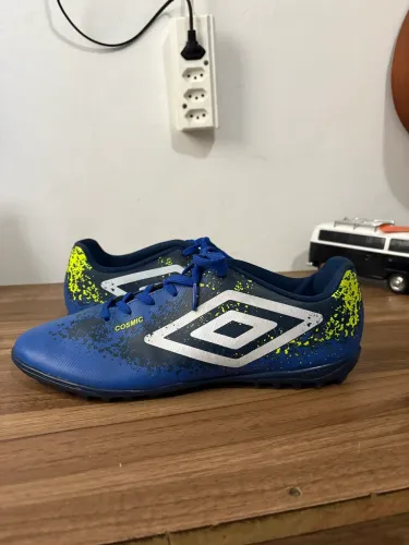 Chuteira Umbro society