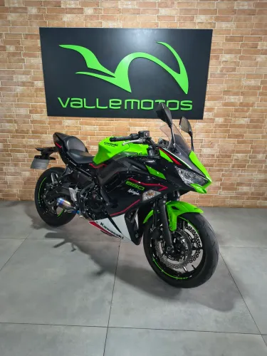 Kawasaki Ninja 650 KRT 