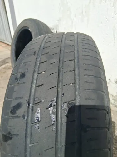 Pneu Aro 15 a Venda.