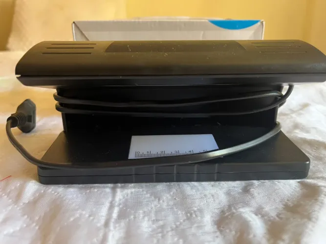 DETECTOR DE NOTAS FALSAS UV