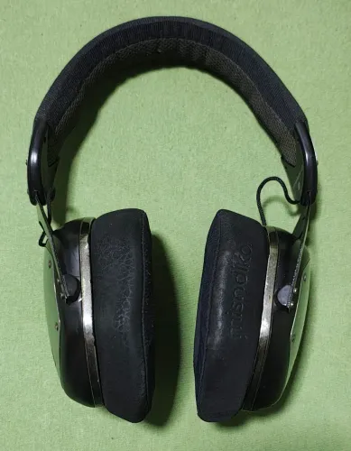 Fone de Ouvido DJ Legítimo Roland V-Moda