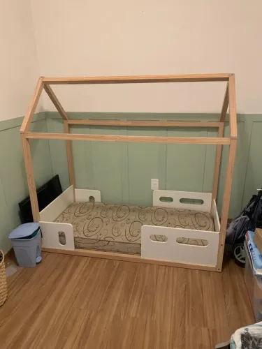 Cama montessoriana com colchão