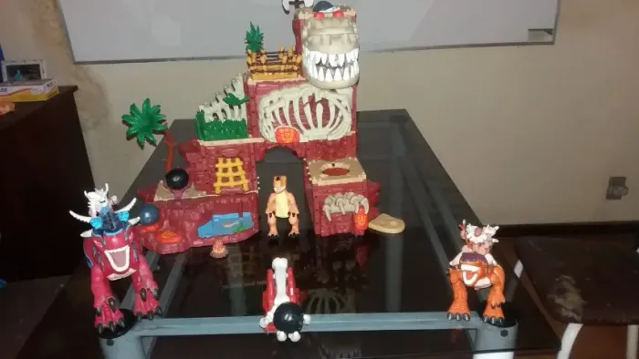 Brinquedos raros Lote Castelo Pré histórico dinossauros 