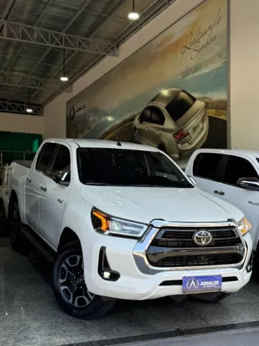 Toyota Hilux CD SRX 4X4 2.8 TDI 16V Diesel Aut. 2022