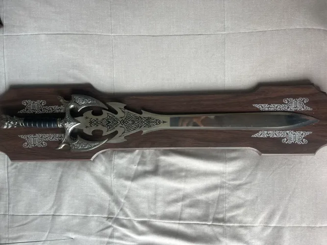 Espada Decorativa com suporte 94cm