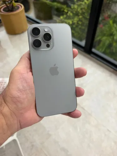 iPhone ProMax 1 terabyte- muito novo