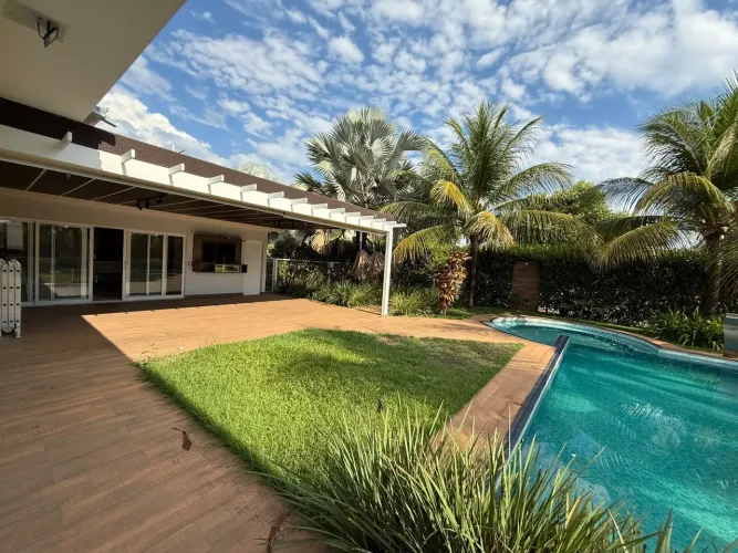 CASA DE ALTO PADRÃO À VENDA - CONDOMÍNIO POLINÉSIA