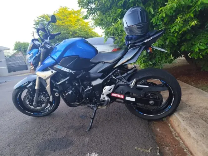 Vendo ou troco - Suzuki - GSR 750 - ano 2013 - valor R$ 35.500,00 
