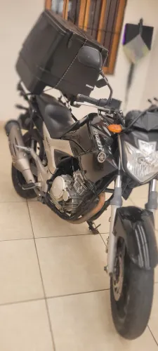 Bau MN3 108Litros c/ Suporte Fazer 2011/17
