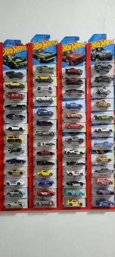 Hotwheels - carrinhos - miniaturas - expositor