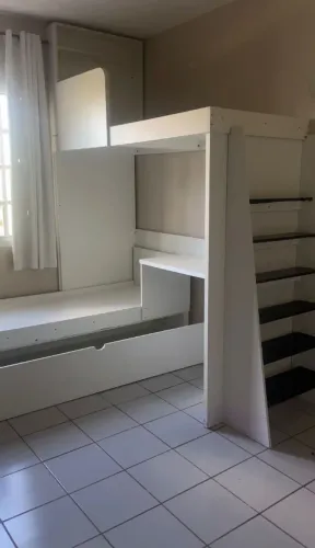 Cama triliche com escrivaninha planejados 100% PDF.