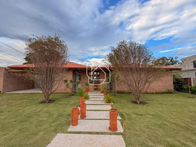 Casa à venda no Condomínio Campos de Santo Antônio 2 em Itu, interior de São Paulo.