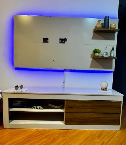 Rack com painel para TV 1,80m com LED e gavetas