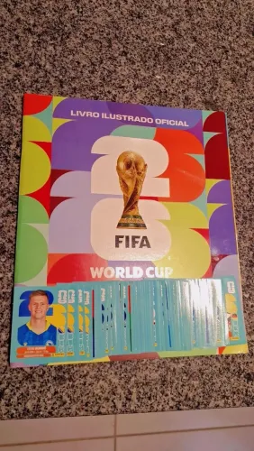 ÁLBUM COPA 2026 CAPA COMUM + 100 FIGURINHAS SEM REPETIÇÃO.