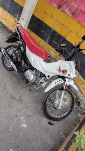 Pop 110i em excelente estado.