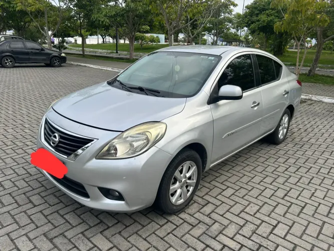Nissan Versa SL 1.6 16V Flex Fuel 4P Mec. 2013