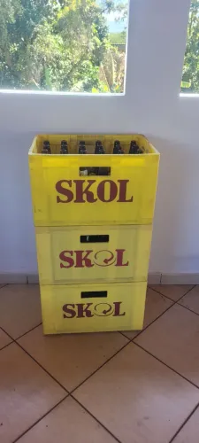 3 engradados de 600ml com os cascos