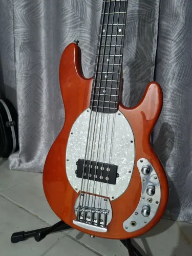 BAIXO STRINBERG MUSIC MAN NOVÍSSIMO 