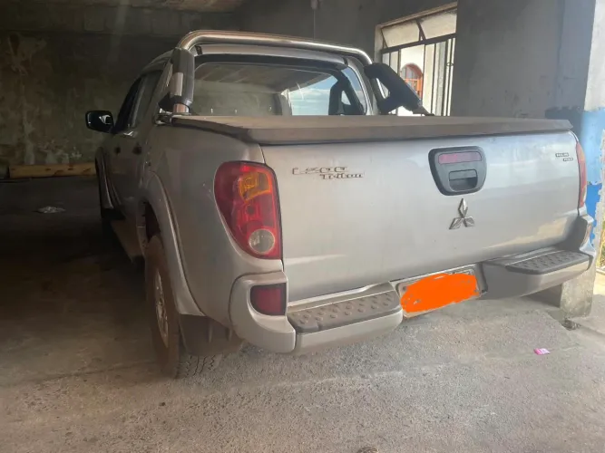 Mitsubishi L200 Triton HLS 2.4 Flex 16V CD Mec. 2015