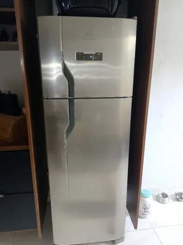 Vendo geladeira Electrolux DFX 39